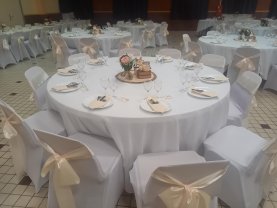 Location : table de reception Location : table de reception